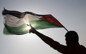 صحيفة كويتية تختار شعب فلسطين البطل شخصية العام
