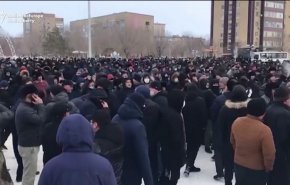 رئيس كازاخستان يقبل استقالة رئيس الحكومة ويعلن حالة الطوارئ