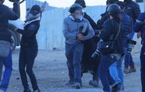بازداشت وحشیانه یک دختر فلسطینی توسط نیروهای رژیم صهیونیستی + فیلم