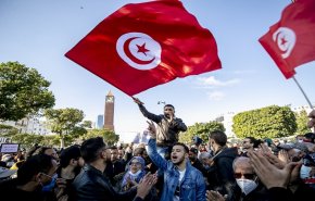 تونس..إطلاق سراح 4 معتقلين في تظاهرات ذكرى الثورة واستمرار حبس اثنين
