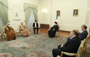  دعوتنامه سلطان عمان به دست رئيسى رسيد