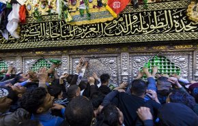 آلاف العراقيين يتوافدون لمرقد الإمام الكاظم {ع} لإحياء ذكرى إستشهاده  