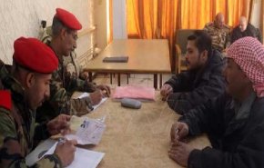 العشرات يتوافدون إلى مراكز التسوية في دير الزور وحلب والرقة