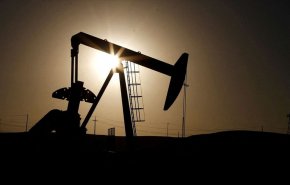 نزدیک شدن بهای نفت به بالاترین سطح در 14 سال اخیر همزمان با تلاش آمریکا برای تحریم نفت روسیه