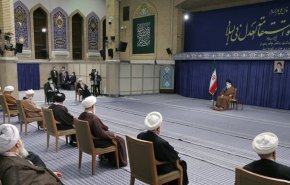 رهبر انقلاب: ساده‌لوح‌تر از کسی که می‌گوید قدرت دفاعی را برای حساس نشدن دشمن کاهش دهیم وجود ندارد