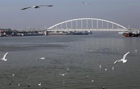 نهر كارون في أهواز يستقطب سياح عطلة النوروز