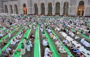 برپایی سفره های افطاری در مسجدالحرام