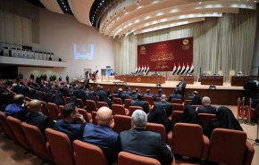 عجز البرلمان عن انتخاب الرئيس العراقي واتساع رقعة الإضرابات المصرية