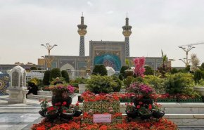 محل شهادت شهید حادثه تروریستی حرم مطهر رضوی گل آرایی شد