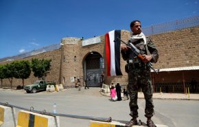 صنعاء تفرج عن 40 من المنضمين إلى صفوف المرتزقة
