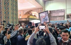 پیکر مرحوم نادر طالب‌زاده در حرم مطهر رضوی تشییع شد+ ویدیو