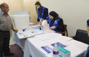 حضور لبنانی‌ها در پای صندوق رای در سفارت کشورشان در دمشق+ تصاویر
