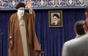 رهبر انقلاب: دولت کارهای اقتصادی مهمی در پیش دارد؛ همه کمک کنند تا به نتیجه دست یابد