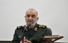 سرلشکر سلامی: قوی شدن راه ماست