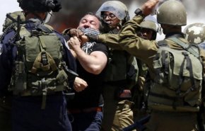 الاحتلال يداهم مناطق بالضفة ويعتقل عدة فلسطينيين