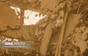 بخشی از سازه متروپل فرو ریخت / مصدومیت سه امدادگر