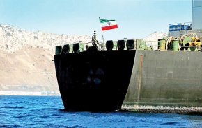 رویترز: نفتکش ساخته شده توسط ایران برای ونزوئلا در آستانه حمل نخستین محموله سوخت قرار دارد