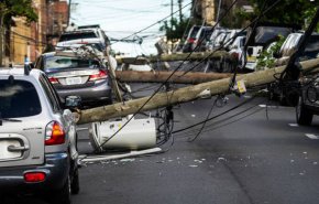 توفان، دو ایالت شرقی آمریکا را در خاموشی فرو برد