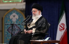 رهبر انقلاب: برنامه دشمن تضعیف ایمان و امید و القاء بن‌بست و کارنابلدی مسئولان است