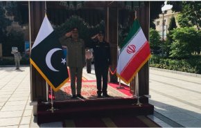 دیدار رئیس کمیته مشترک روسای ستاد ارتش پاکستان با سرلشکر باقری