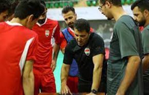 شاهد؛ دعاء المدرب الإيراني لمنتخب العراق بكرة الصالات قبل مباراته والتأهل الى نهائي كأس العرب