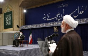 راز سربلندی جمهوری اسلامی در مقابل همه حوادث ایستادگی و نهراسیدن از دشمنان است