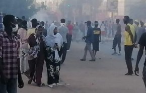 پنجمین روز اعتراضات در سودان/ شورای نظامی سودان از روند مذاکرات تحت نظارت سازمان ملل خارج شد