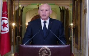 الرئيس التونسي يقر بوجود أخطاء في نص مشروع الدستور!