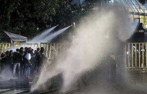 معترضان اقامتگاه رسمی رئیس جمهور سریلانکا را تصرف کردند