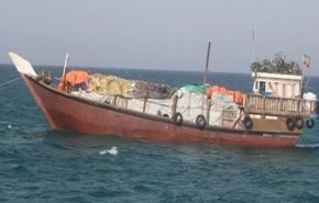 نیروی دریایی سپاه یک شناور تجاری را نجات داد