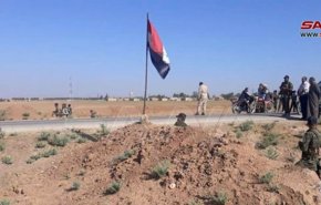 اهالی روستایی در سوریه یک کاروان نظامی آمریکایی را بیرون کردند