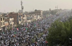 تجمع بزرگ طرفداران «سید مقتدی الصدر» پیش از نماز جمعه