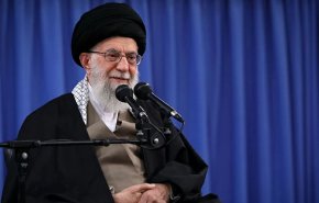 ضرورت رفتار پدرانه با همه،سلوک مردمی، مقابله با شبهات و تبیین مبانی انقلاب بویژه عدالت/ علت عصبانیت غرب از زن ایرانی، درخشیدن او در میادین گوناگون با حفظ حجاب است
