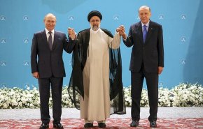 آسوشیتدپرس: غرب در منزوی کردن مسکو شکست خورده است