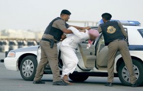 بتهم فساد.. السعودية تعلن توقيف العشرات في عدة وزارات 