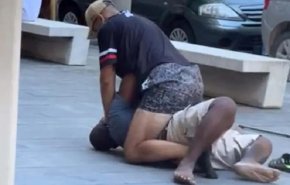 القاتل يعتذر!..تفاصيل قتل بائع متجول نيجيري بيد إيطالي
