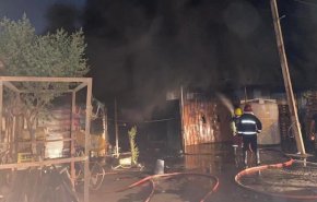 الدفاع المدني العراقي يتمكن من اخماد حريق ضخم في بغداد