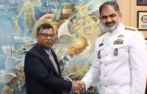 الأدميرال ايراني: التعامل مع الدول المستقلة احد اهداف القوة البحرية للجيش