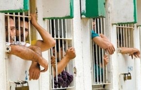گزارش العالم از جزئیات آغاز اعتصاب دسته جمعی و اقدامات مقابله ای اسیران فلسطینی/ خطر خیزش کرانه باختری و نوار غزه درصورت اعتصاب غذای اسرای فلسطینی +فیلم 