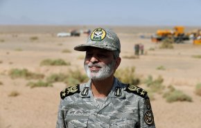 فرمانده کل ارتش: رزمایش پهپادی ارتش مایه دلگرمی دوستان و عصبانیت دشمنان است