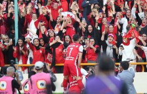 صدرنشینی موقت پرسپولیس با برتری مقابل صنعت نفت