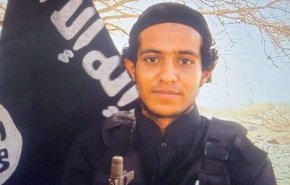 ظهور نجل قيادي يمني مدعوم اماراتيا بمعسكر للقاعدة