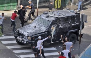 نابلس تنتفض بوجه السلطة الفلسطينية.. عصيان واحتجاجات حتى الإفراج عن المطاردين
