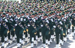 نمایش اقتدار نظامی نیروهای مسلح ایران | موشک بالستیک رضوان رونمایی شد/  رژه شناور گشتی رزمی شهید سلیمانی در آبهای خلیج فارس

