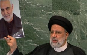 استقبال و تقدیر جمعی از وکلا، دانشجویان و اقشار مختلف مردم از رئیس جمهور در فرودگاه مهرآباد