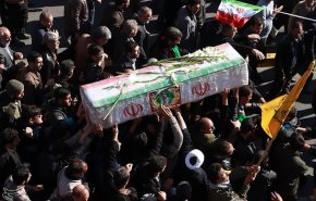 تشییع باشکوه پیکرهای مطهر ۴ شهید حادثه تروریستی زاهدان/ شیعه و سنی حمله تروریستی را محکوم کردند