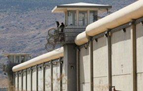 حمله خواهر اسیر فلسطینی به یک نیروی امنیتی صهیونیستی در زندان