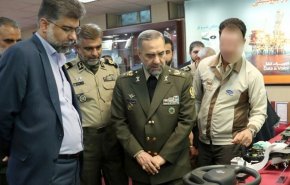 وزیر دفاع: صنایع الکترونیک ایران در تراز جهانی است/ توانمندی وزارت دفاع در تولید قطعات حساس صنعت خودرو