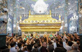 لحظه بازشدن مرقد مطهر حضرت زینب (س) پس از نصب ضریح جدید + فیلم