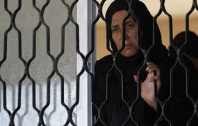 الاحتلال يمنع الفلسطينيات من التواصل مع أهلهن داخل سجونه

